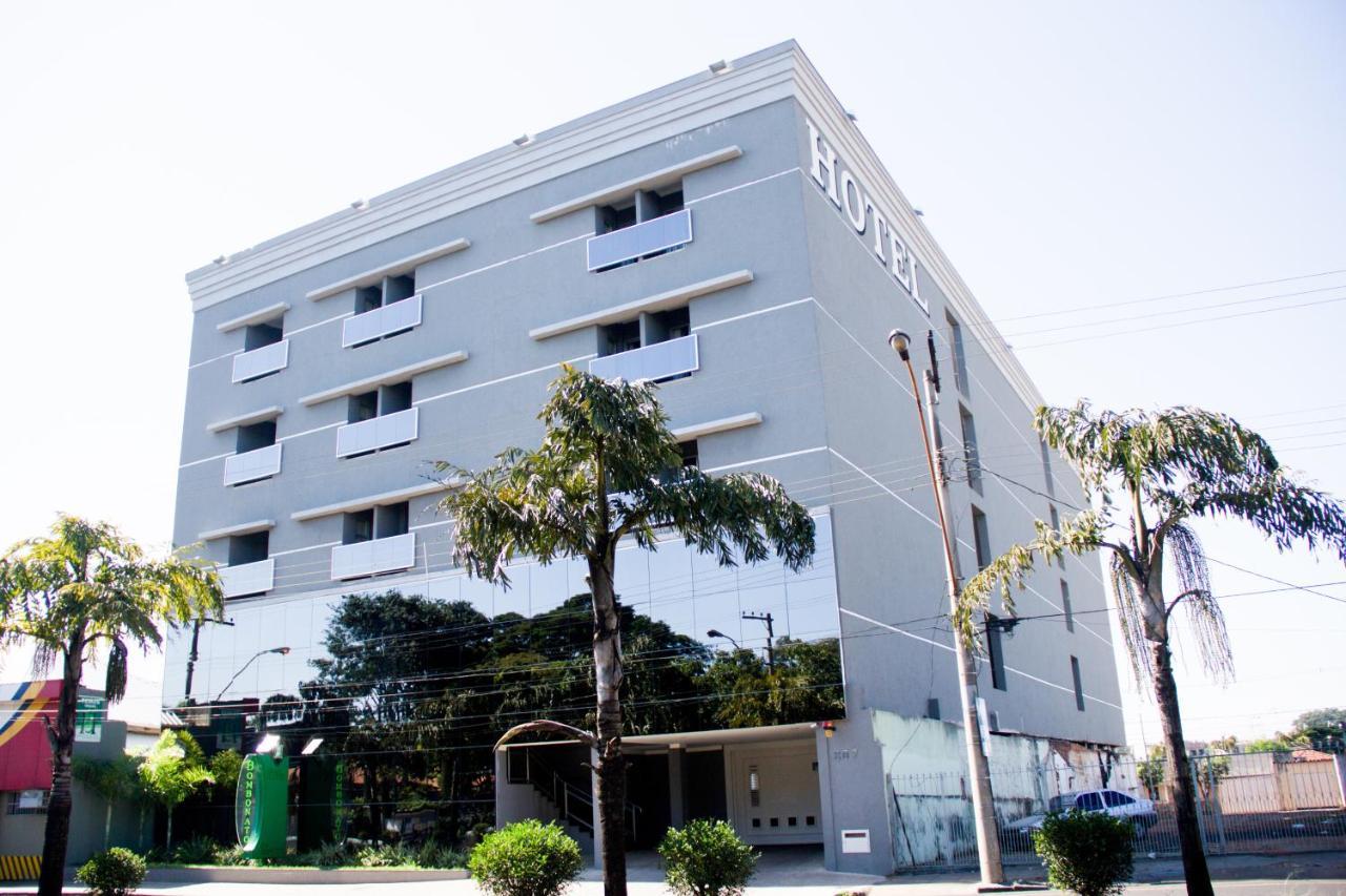Bombonato Hotel - Facil Acesso Ao Aeroporto E Parque De Exposicoes Abcz Uberaba Extérieur photo