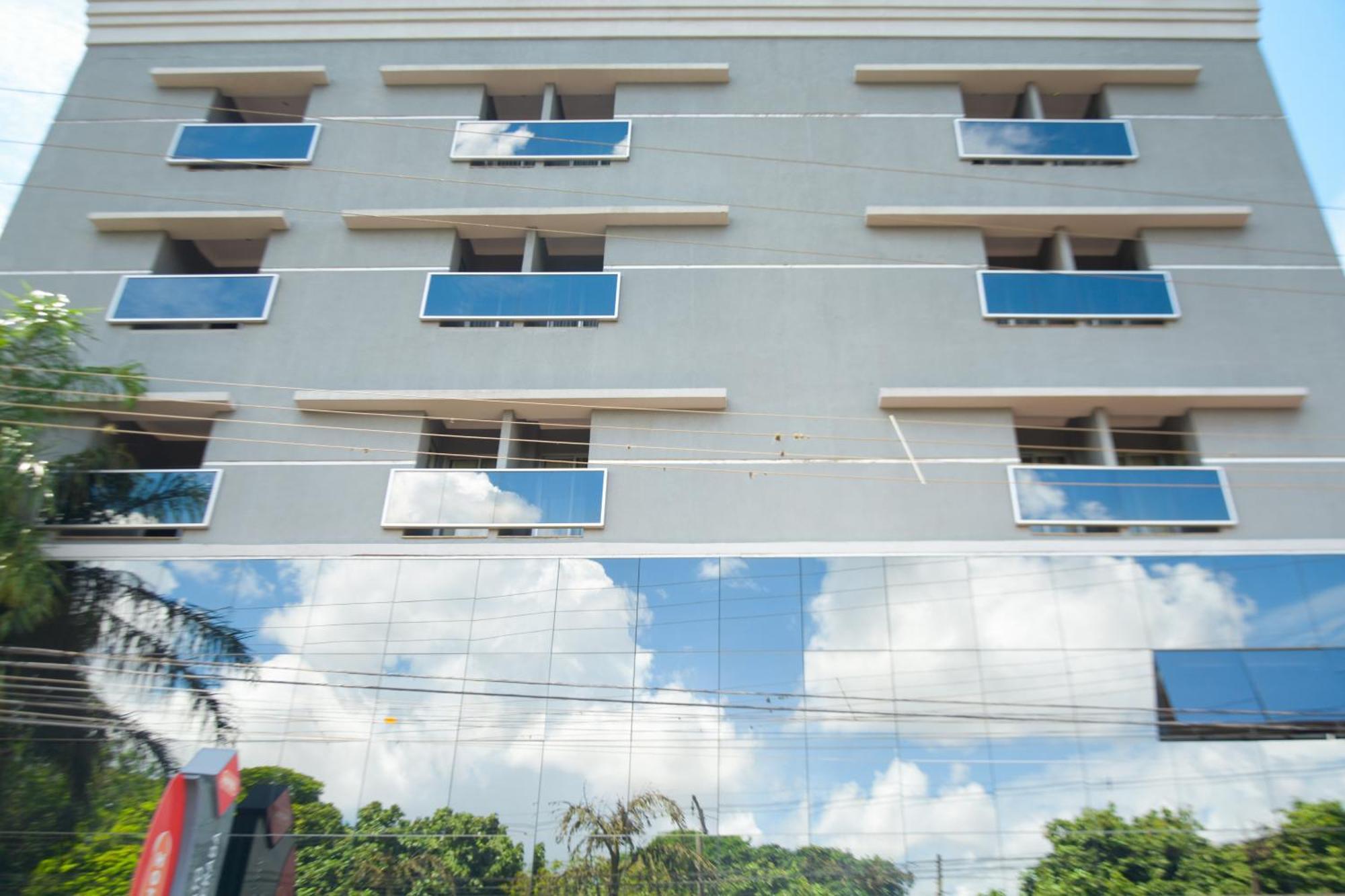 Bombonato Hotel - Facil Acesso Ao Aeroporto E Parque De Exposicoes Abcz Uberaba Extérieur photo