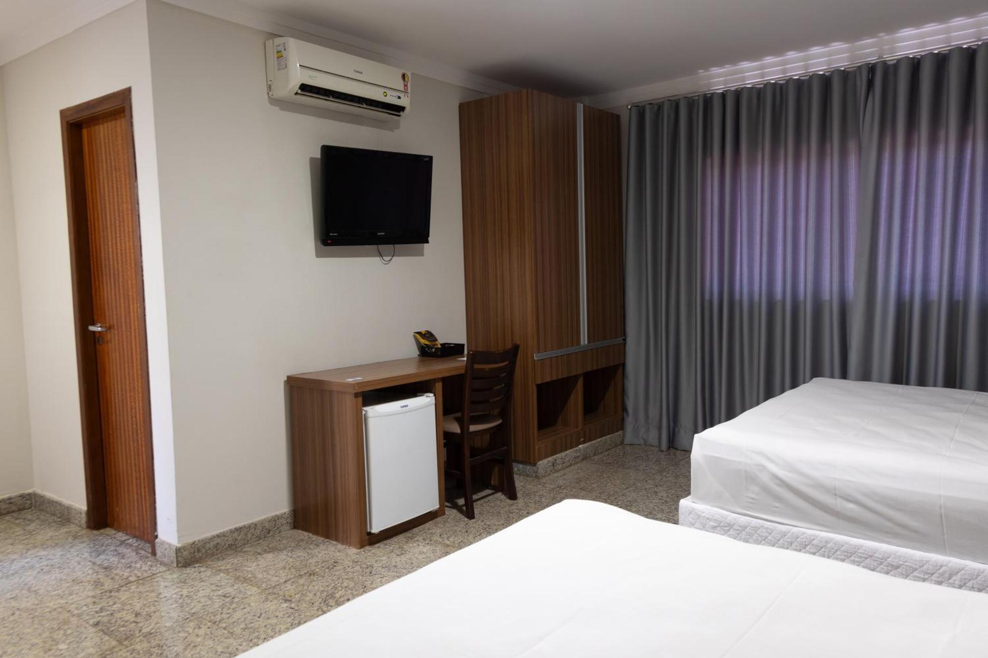 Bombonato Hotel - Facil Acesso Ao Aeroporto E Parque De Exposicoes Abcz Uberaba Extérieur photo